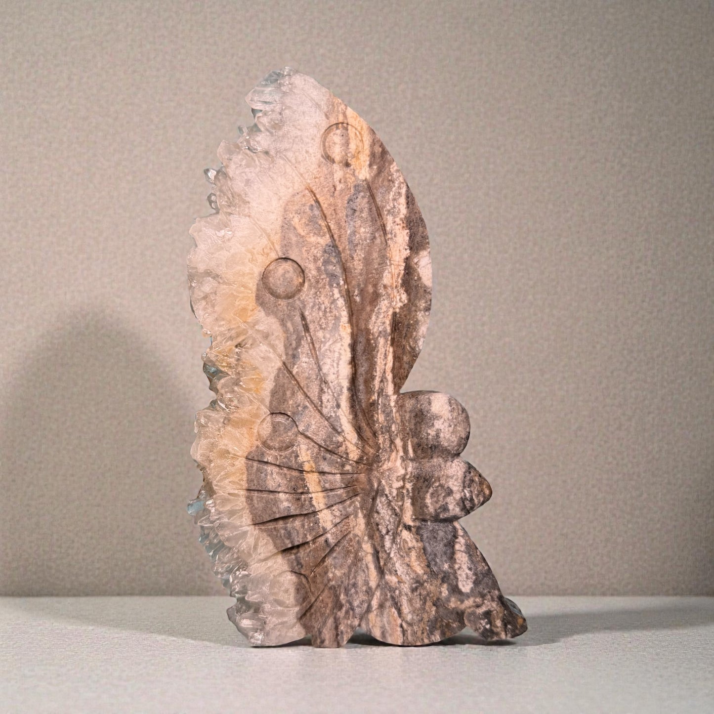 Fee mit Kristall spitzen