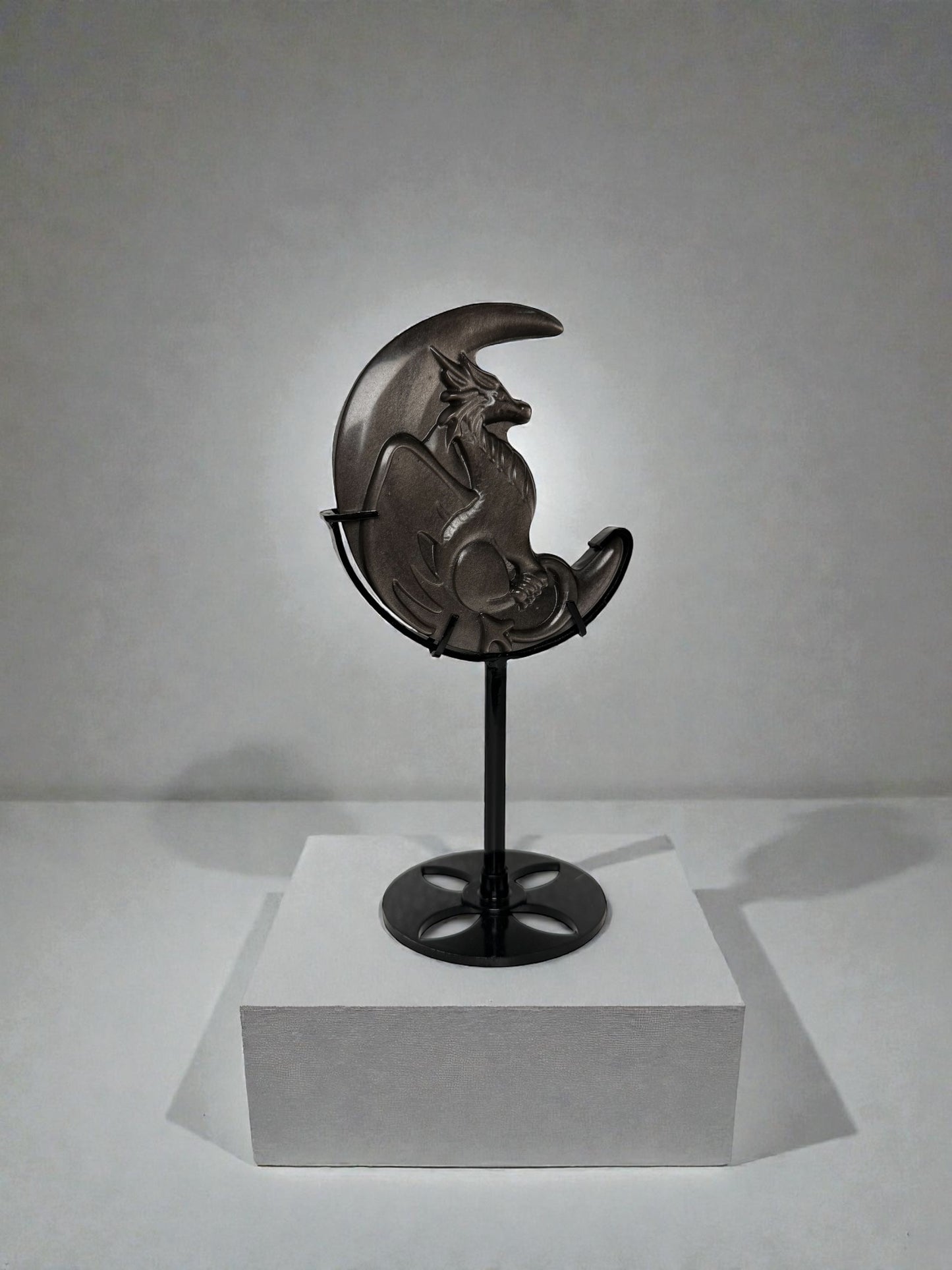 Silber Obsidian Drache mit Mond auf Ständer