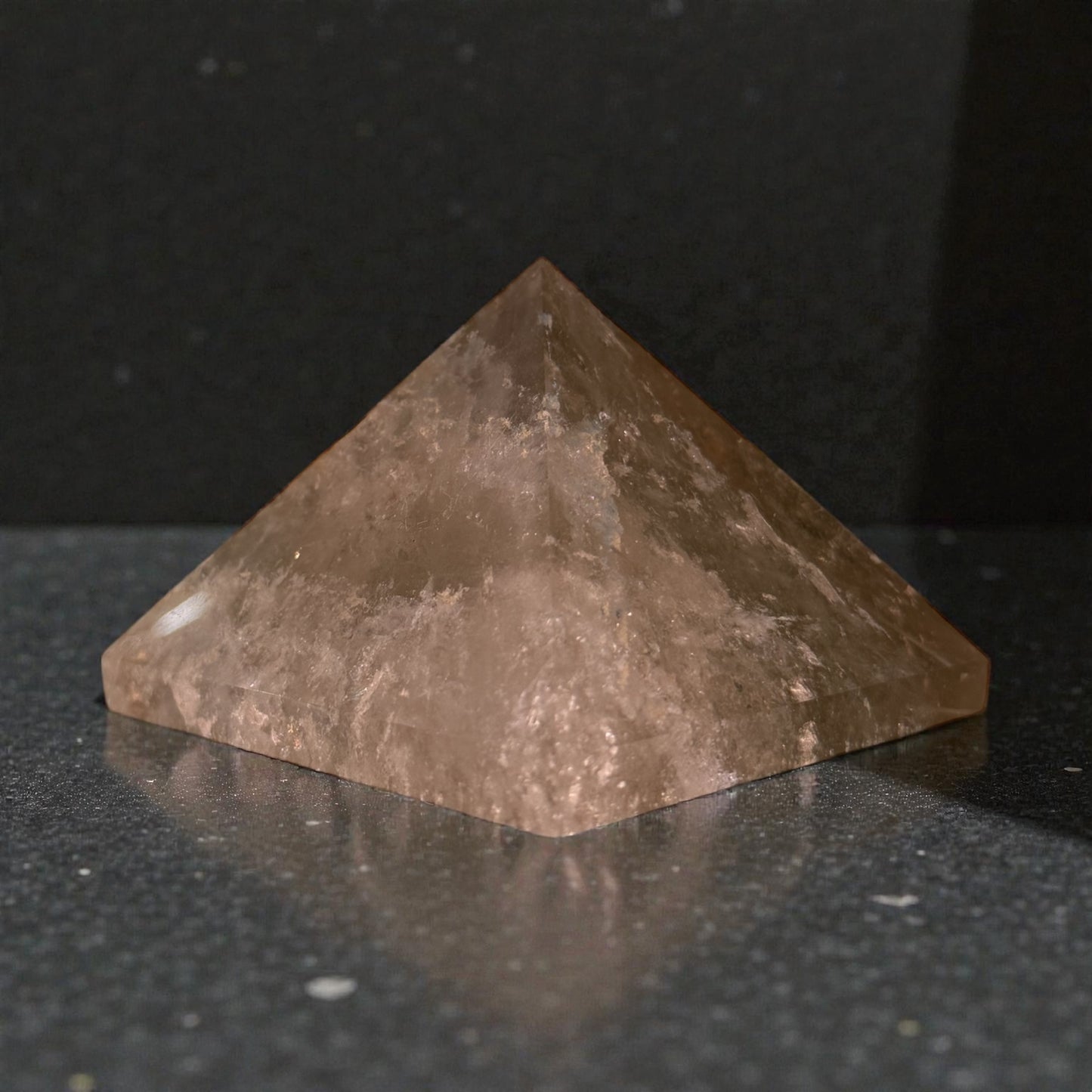 Rauchquarz Pyramide