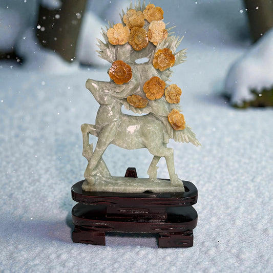 Jade Hirsch mit Blumen Statement Stück