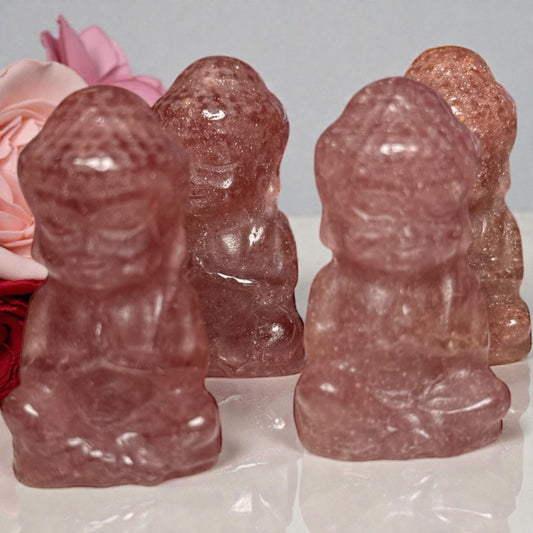 Kleiner Buddha Erdbeerqaurz