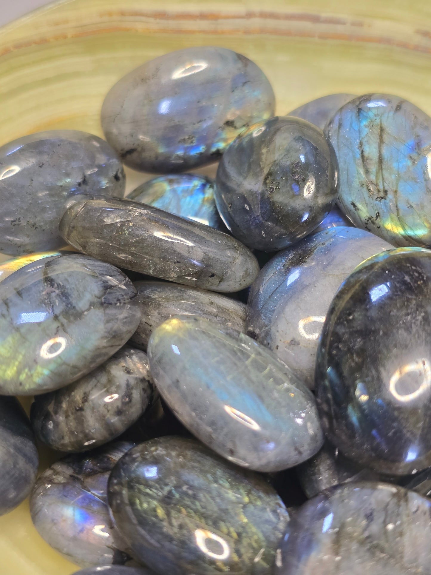 HQ Labradorite Handstein klein