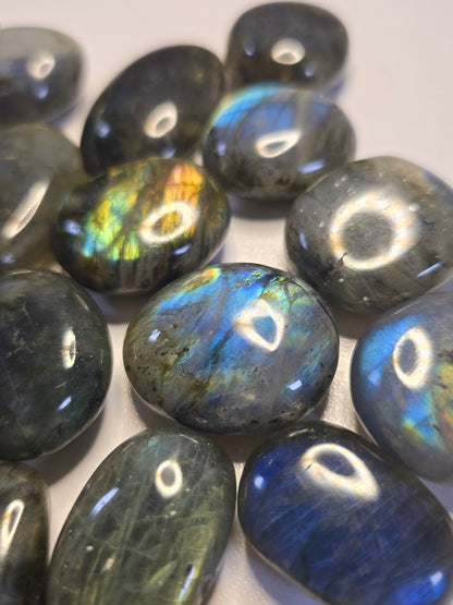 HQ Labradorite Handstein klein