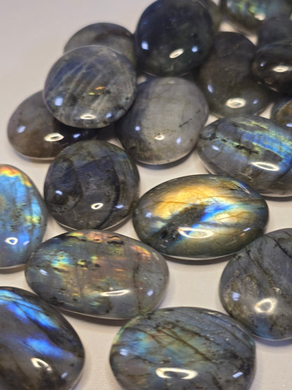 HQ Labradorite Handstein klein