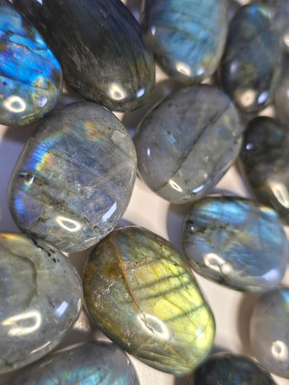 HQ Labradorite Handstein
