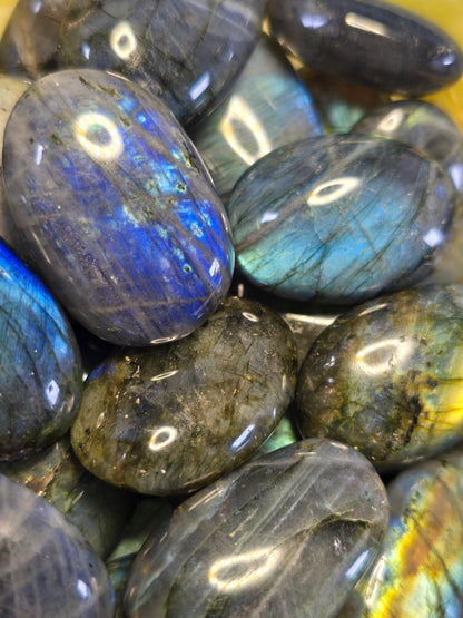 HQ Labradorite Handstein