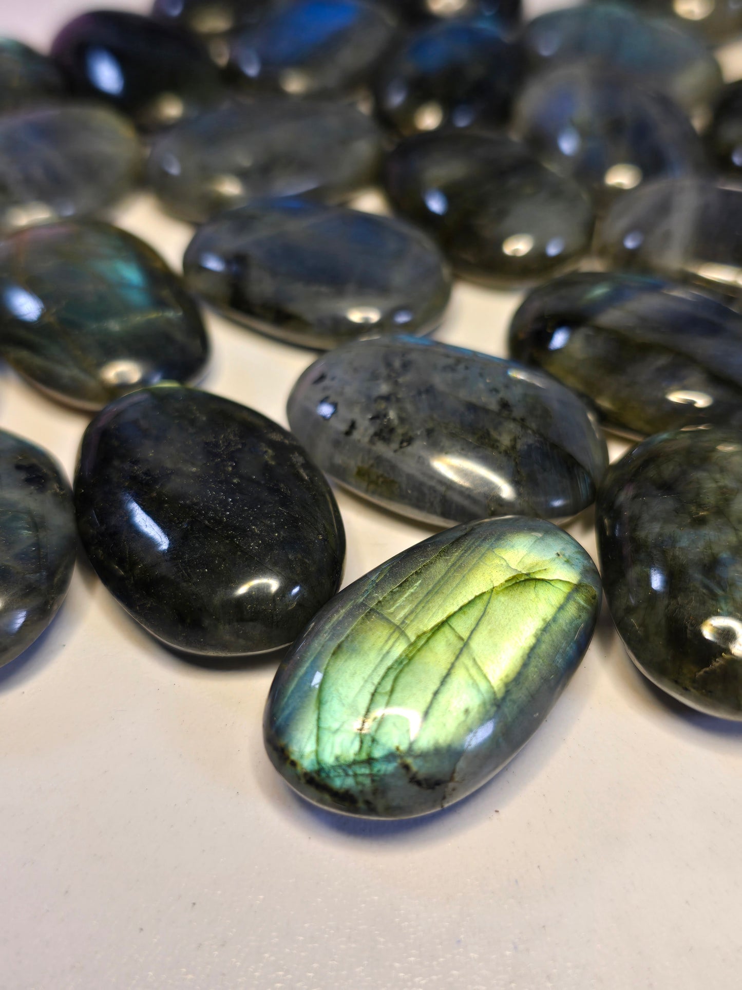 HQ Labradorite Handstein