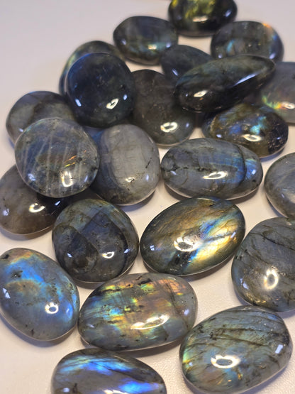 HQ Labradorite Handstein klein