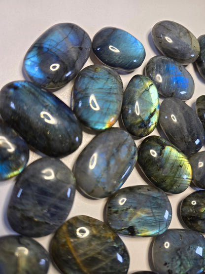 HQ Labradorite Handstein