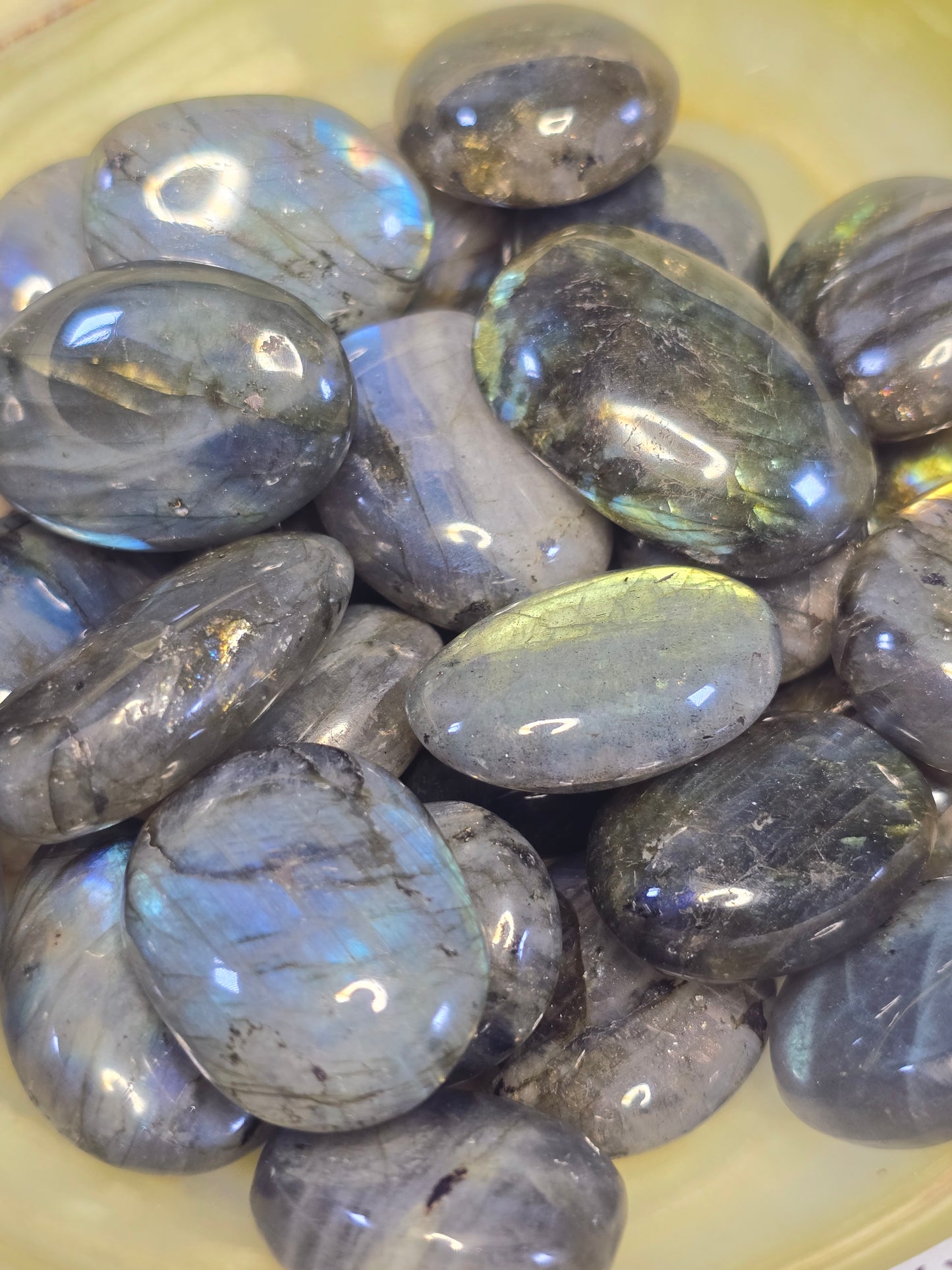 HQ Labradorite Handstein klein