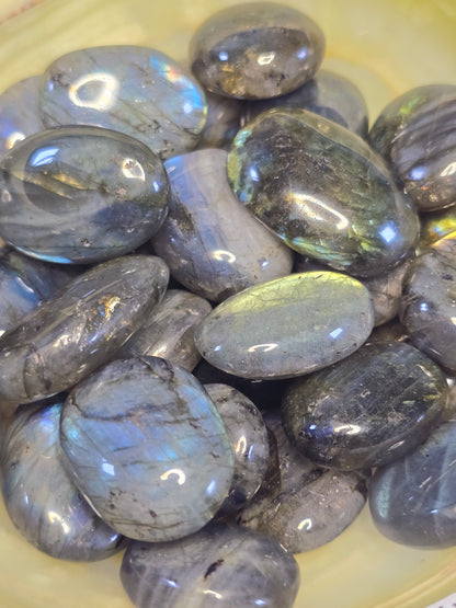 HQ Labradorite Handstein klein