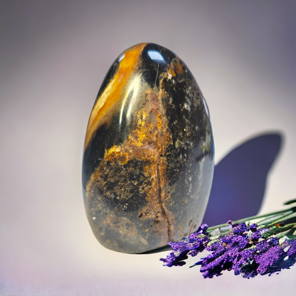 Schwarzer Opal Freiform