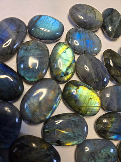 HQ Labradorite Handstein